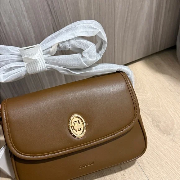 Elegant Brown Crossbody Bag - Picture 3 of 5